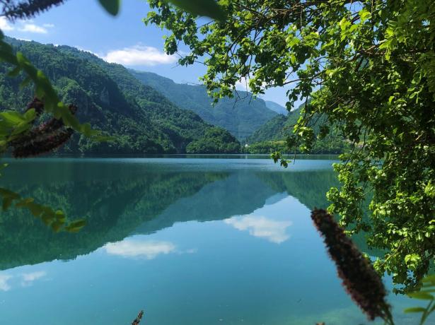 campinglago it offerta-giugno-camping-lago-del-corlo-con-piazzole-vista-lago 008