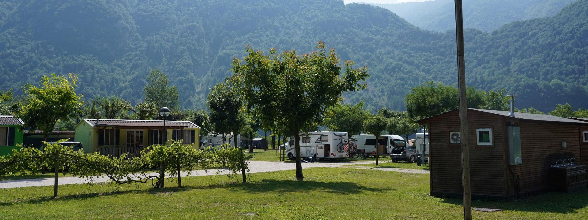 campinglago en june-offer-campsite-lake-corlo-with-pitches-overlooking-the-lake 005